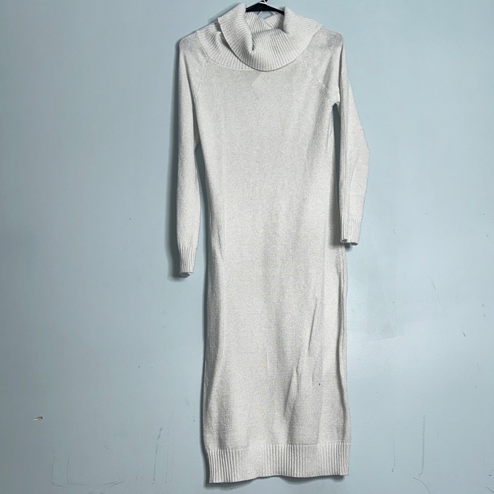 Elegant White Long Sleeve Dress